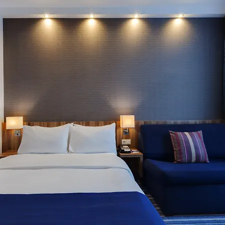 Holiday Express City Centre 3*