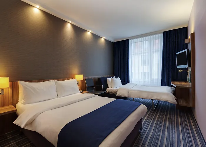 Отель Express Centre