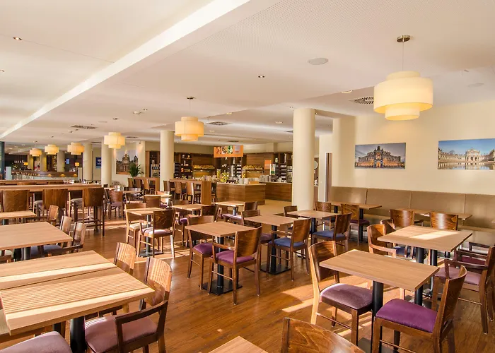 Отель Express Centre