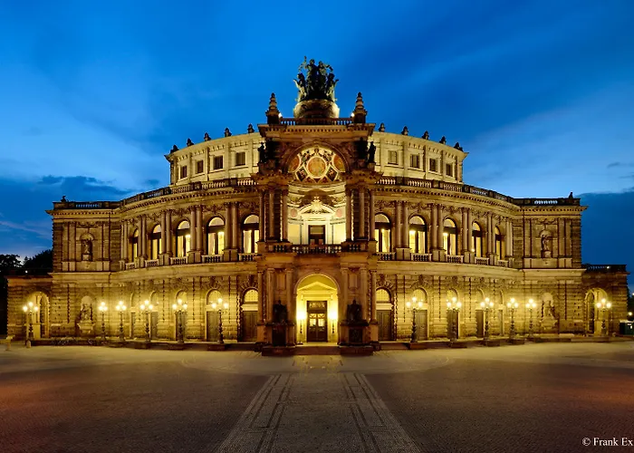 Отель Express Centre