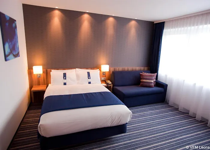 Express Centre Hotel 3*