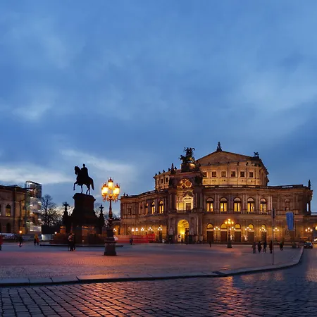 Express Centre Hotel 3*